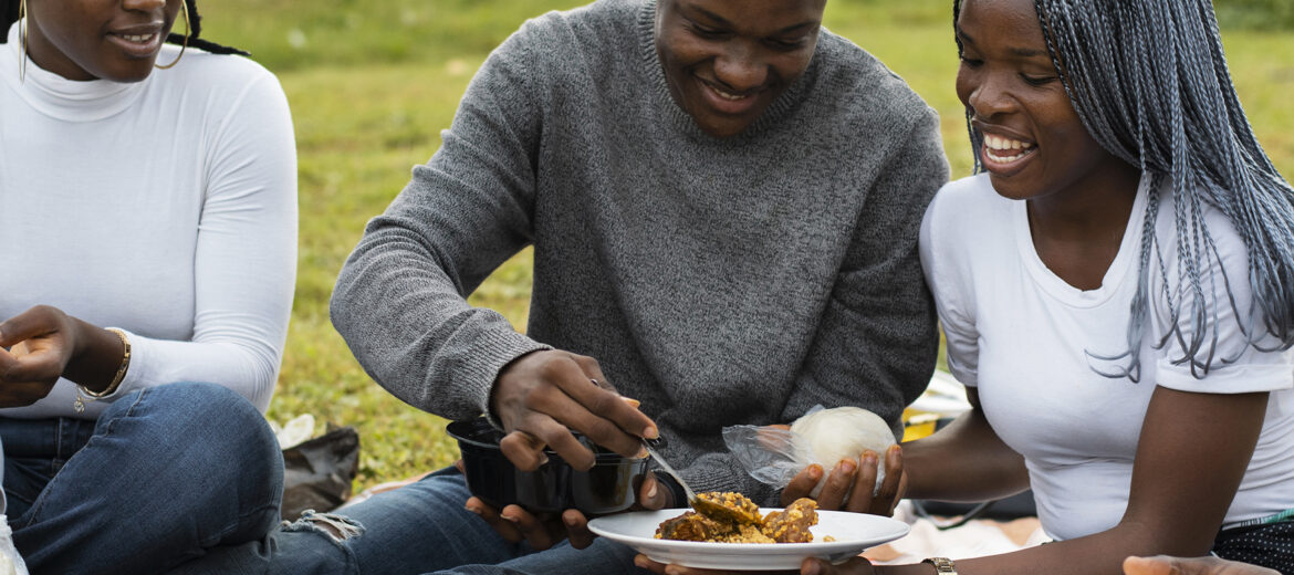 students-eating